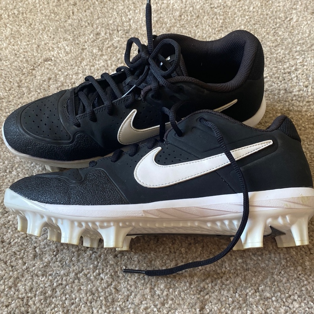 Black Nike cleats size 7